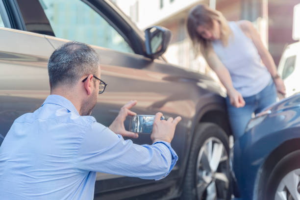 Professional Auto Insurance technician working in Naperville, IL